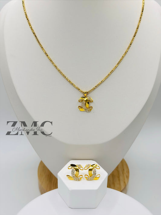 18K Gold C Earrings and Necklace Set
