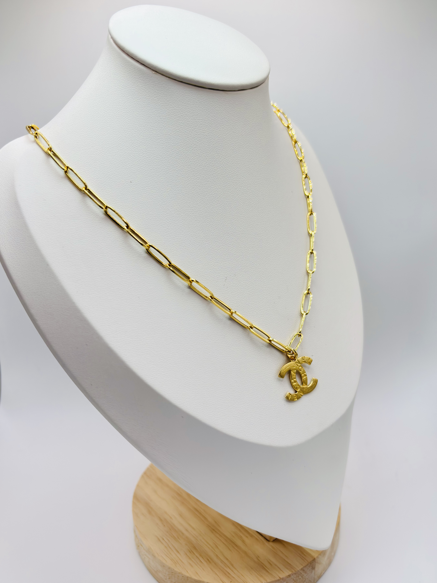 18K Gold Paperclip C Necklace