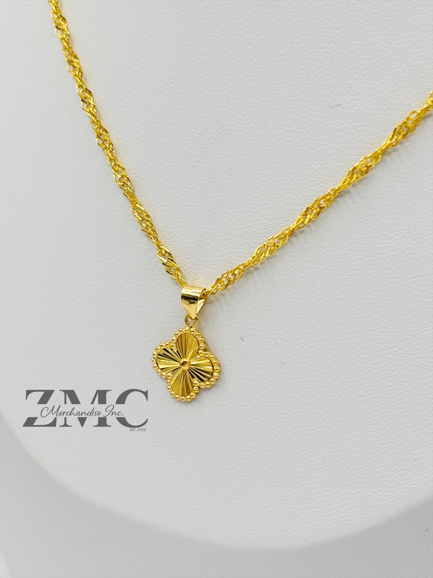 18K Gold Clover Twisted Necklace