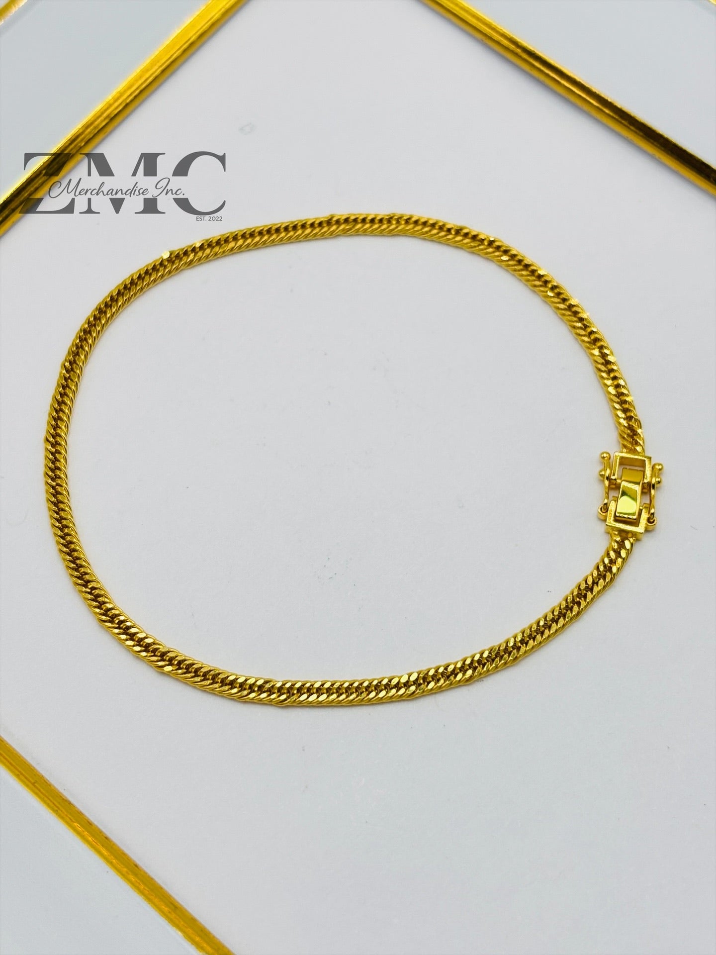 18K Gold Triple Lock Bracelet 2.5 mm