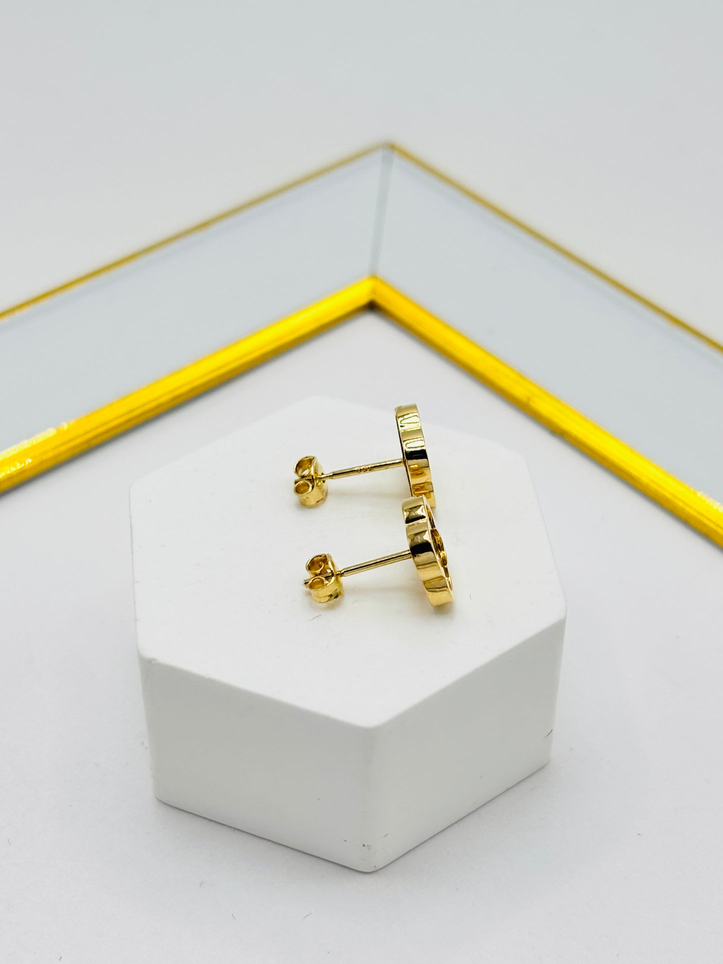 18K Gold Clover Earrings