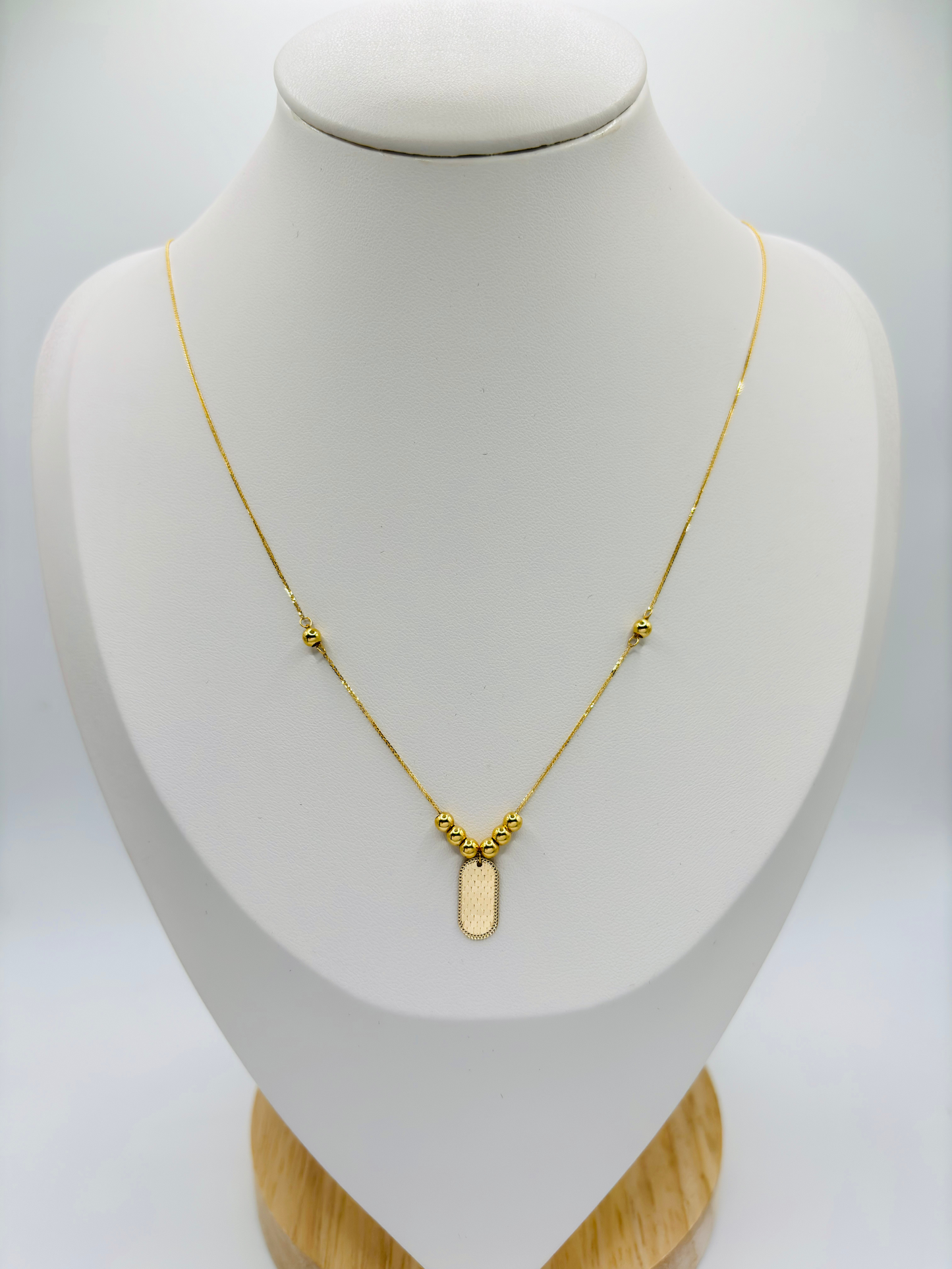 18K Gold Ball/Oval Necklace