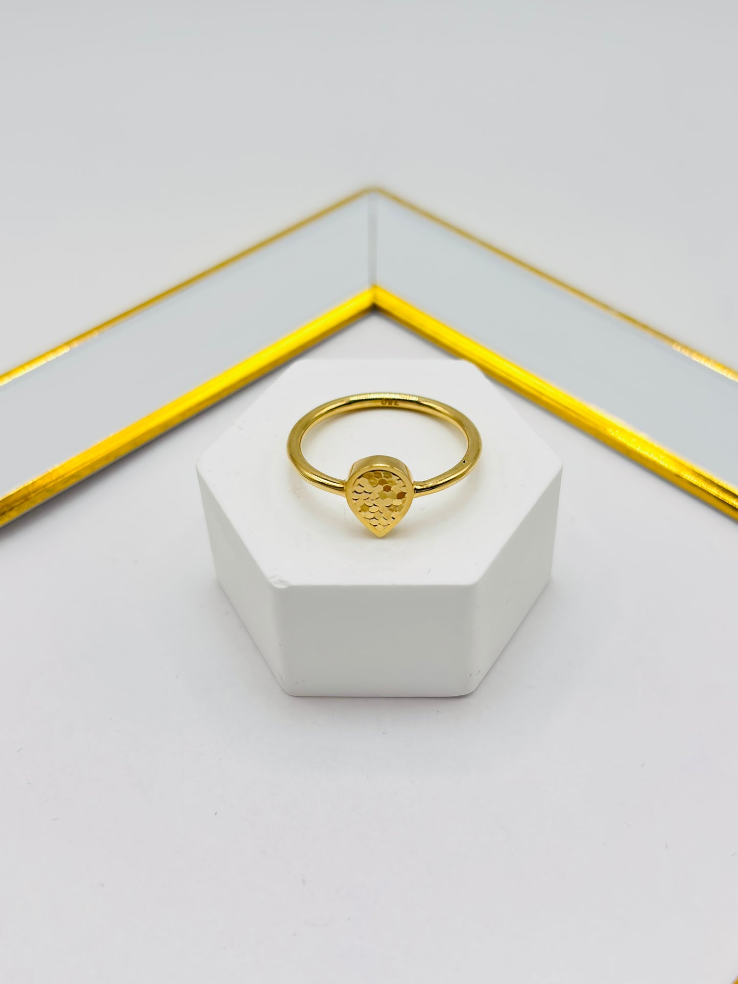 18K Gold Pear Ring
