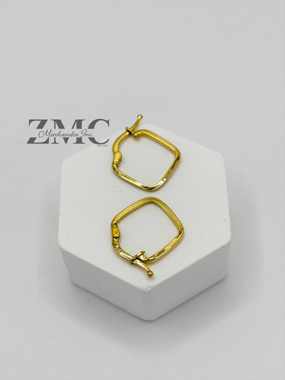 18K Gold Square Loop Earrings (Imperfection)
