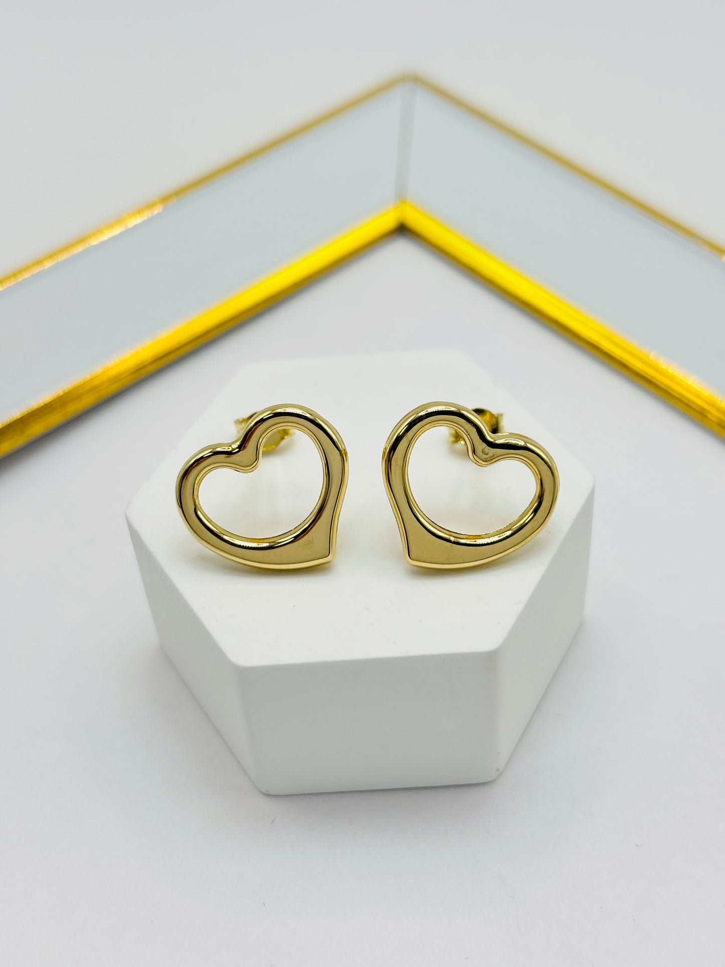 18K Gold Open Heart Earrings