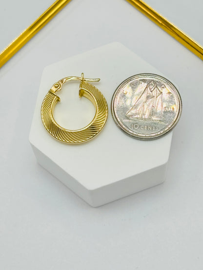 18K Gold Line Loop Earrings