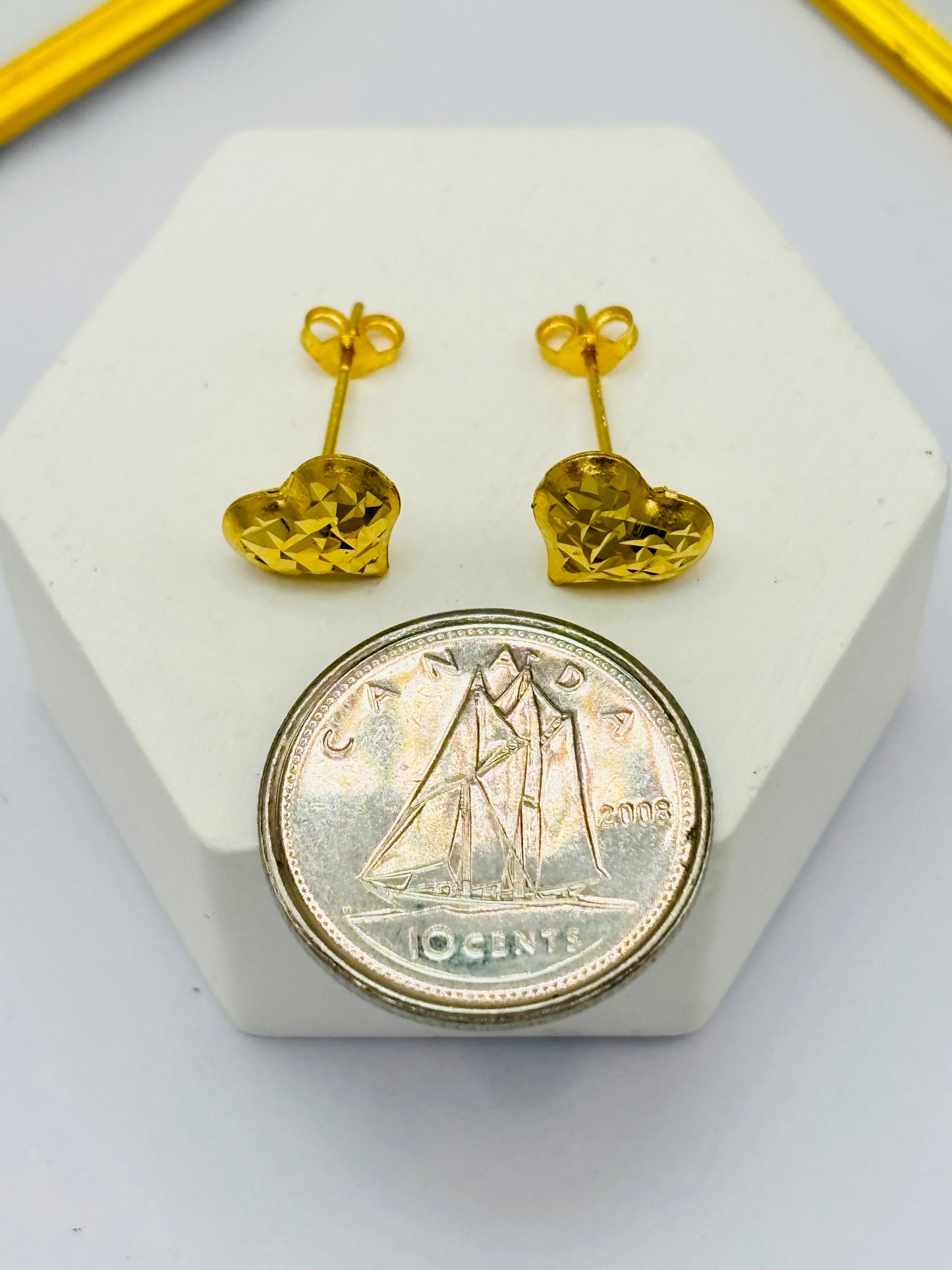 18K Gold Diamond Cut Heart Earrings