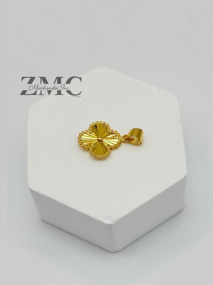 18K Gold Clover Pendant 10 mm