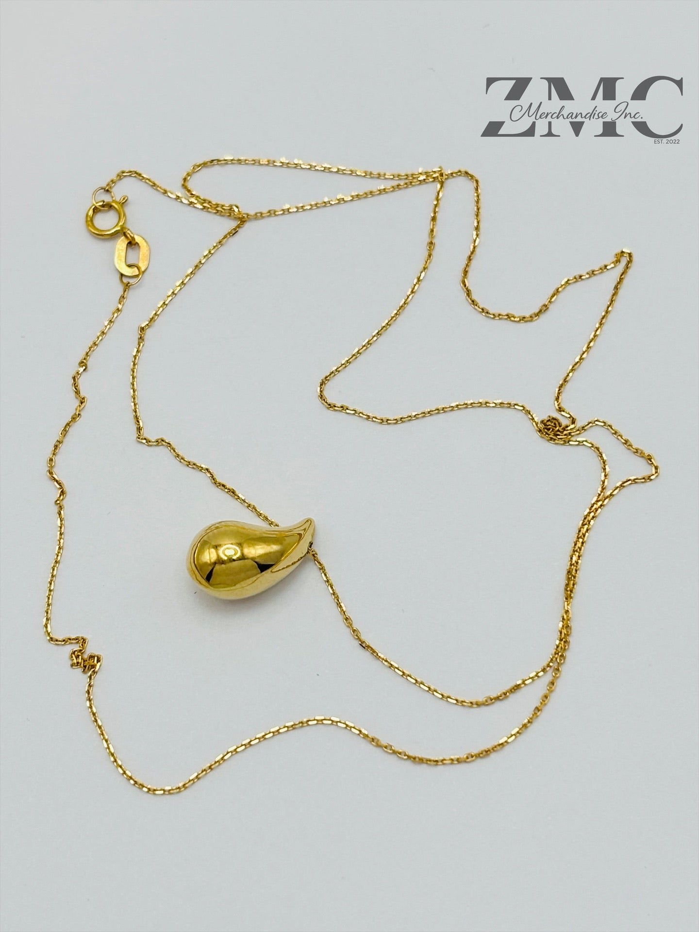 18K Gold Teardrop Attached Pendant Necklace