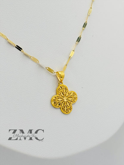 18K Gold Diamond Cut Clover Necklace