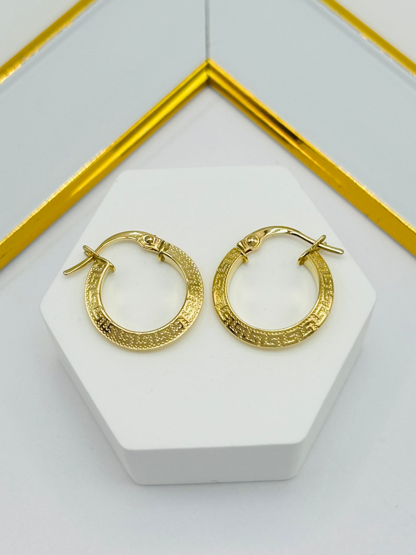 18K Gold Small Loop Earrings