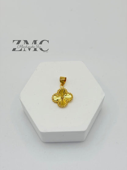18K Gold Clover Pendant 10 mm