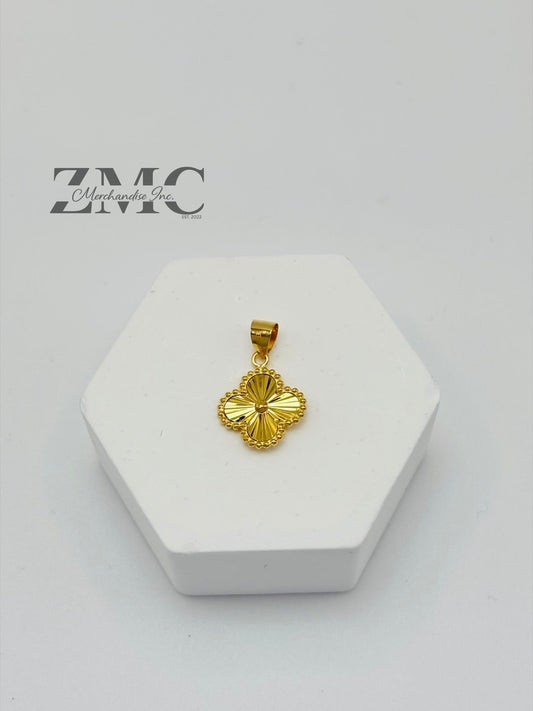 18K Gold Clover Pendant 10 mm