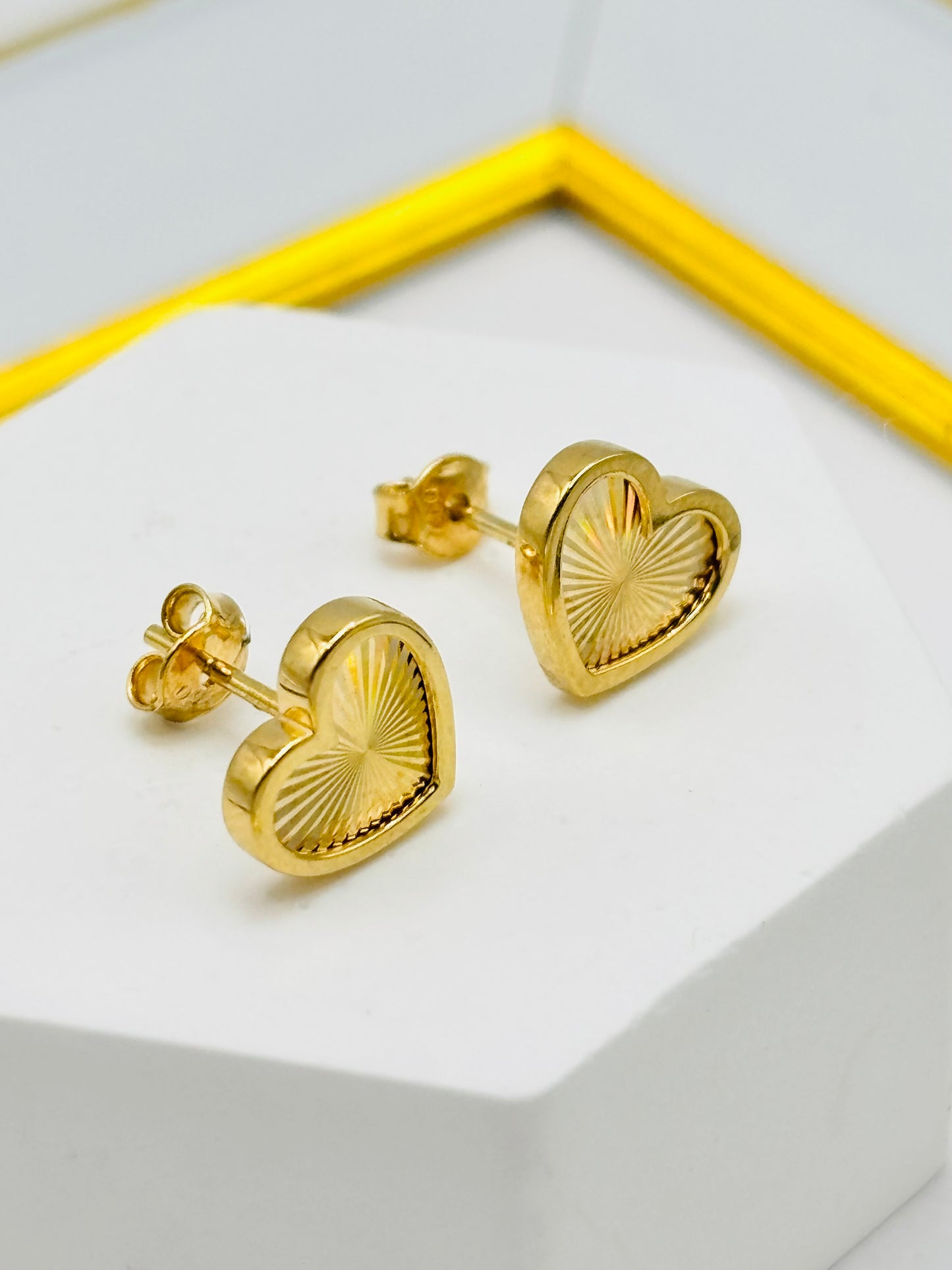 18K Gold Heart Earrings