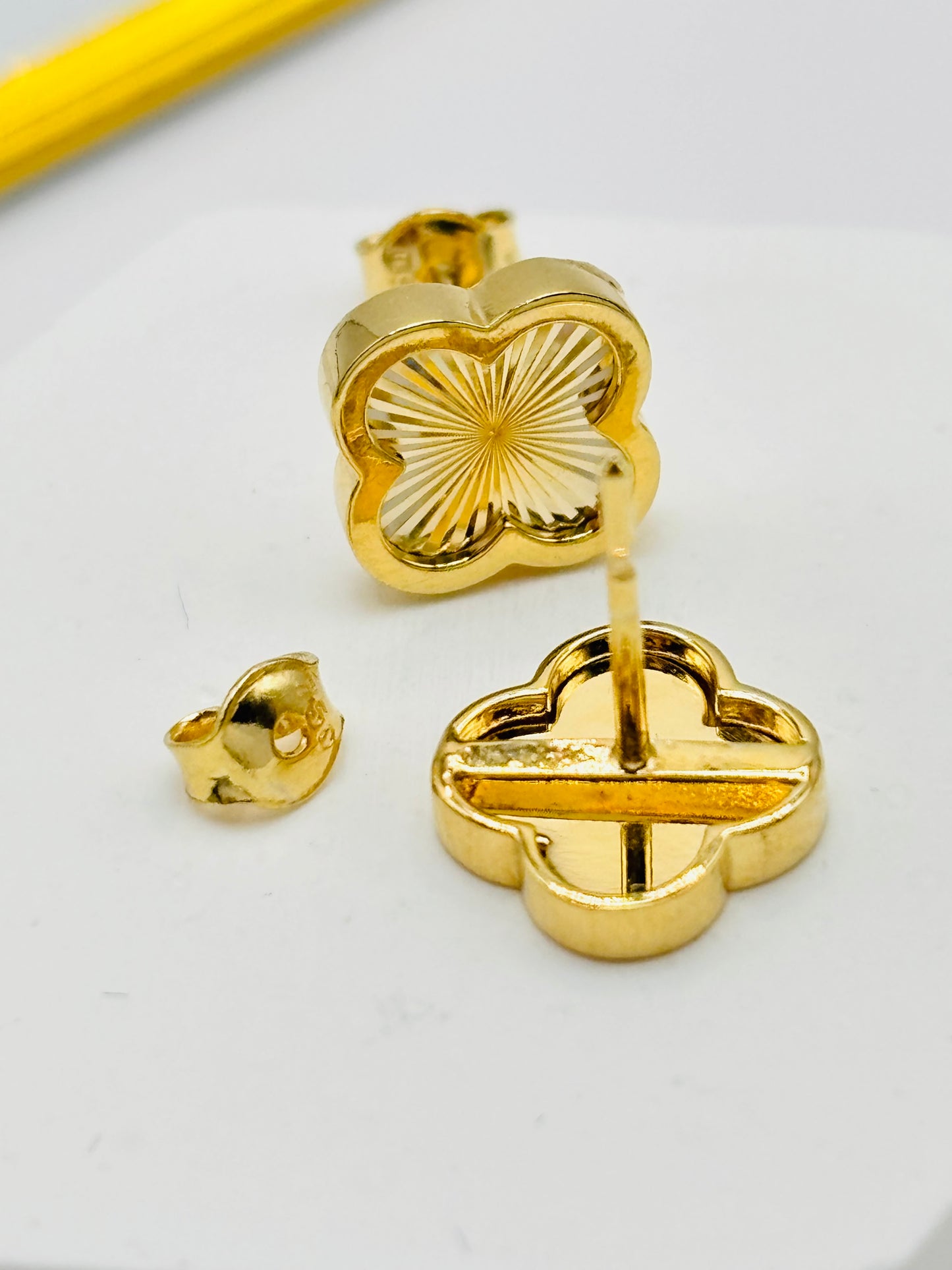 18K Gold Clover Earrings