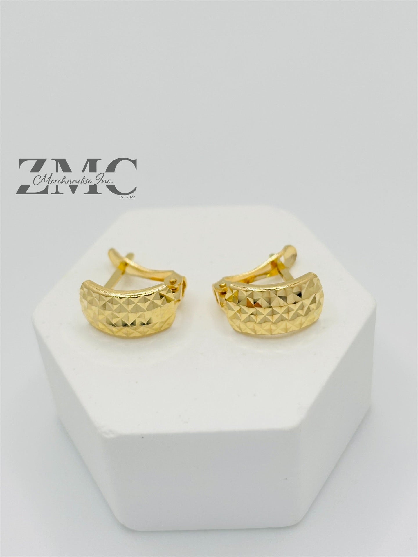 18K Gold Diamond Cut Clip Type Earrings