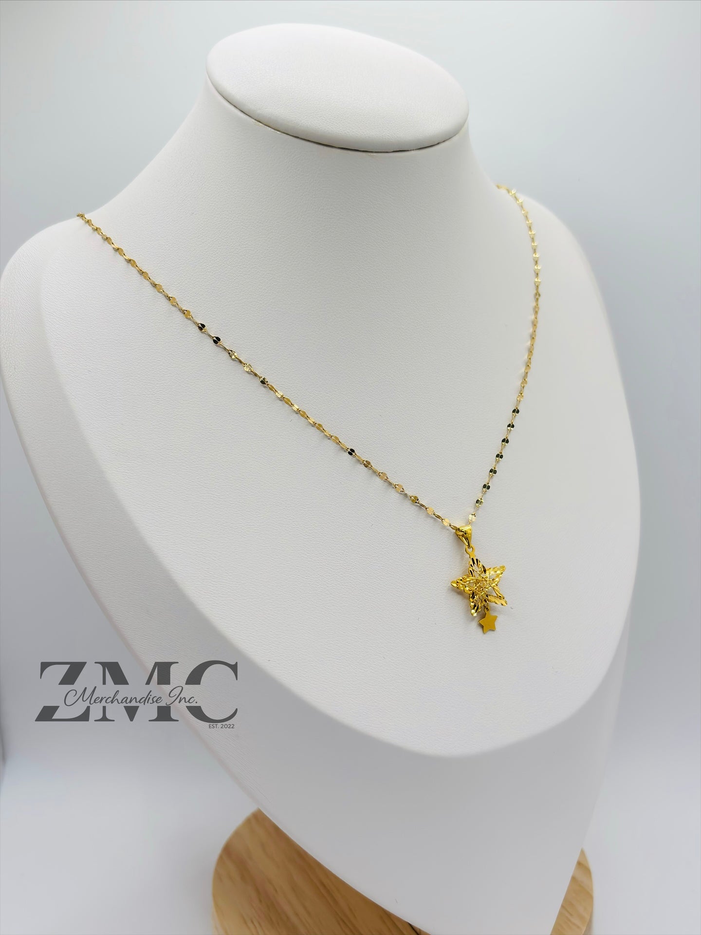 18K Gold Star Necklace