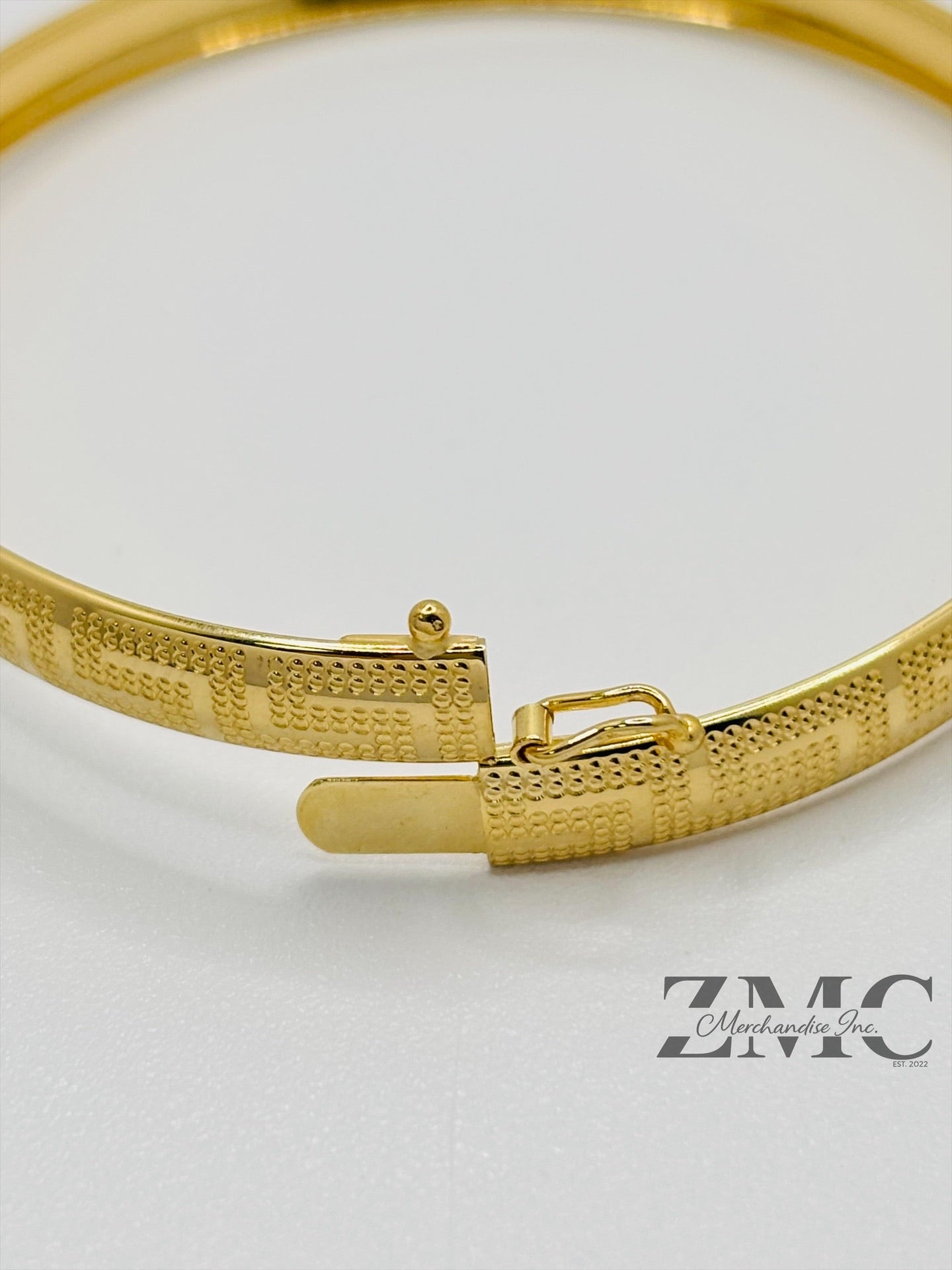 18K Gold F Bangle