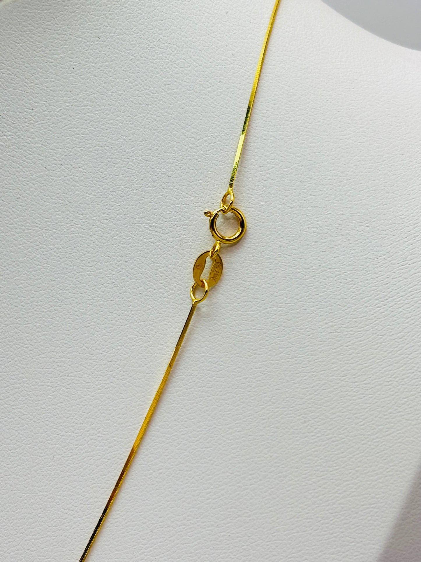 18K Gold Lucky Hamsa Moissanite Diamond Necklace