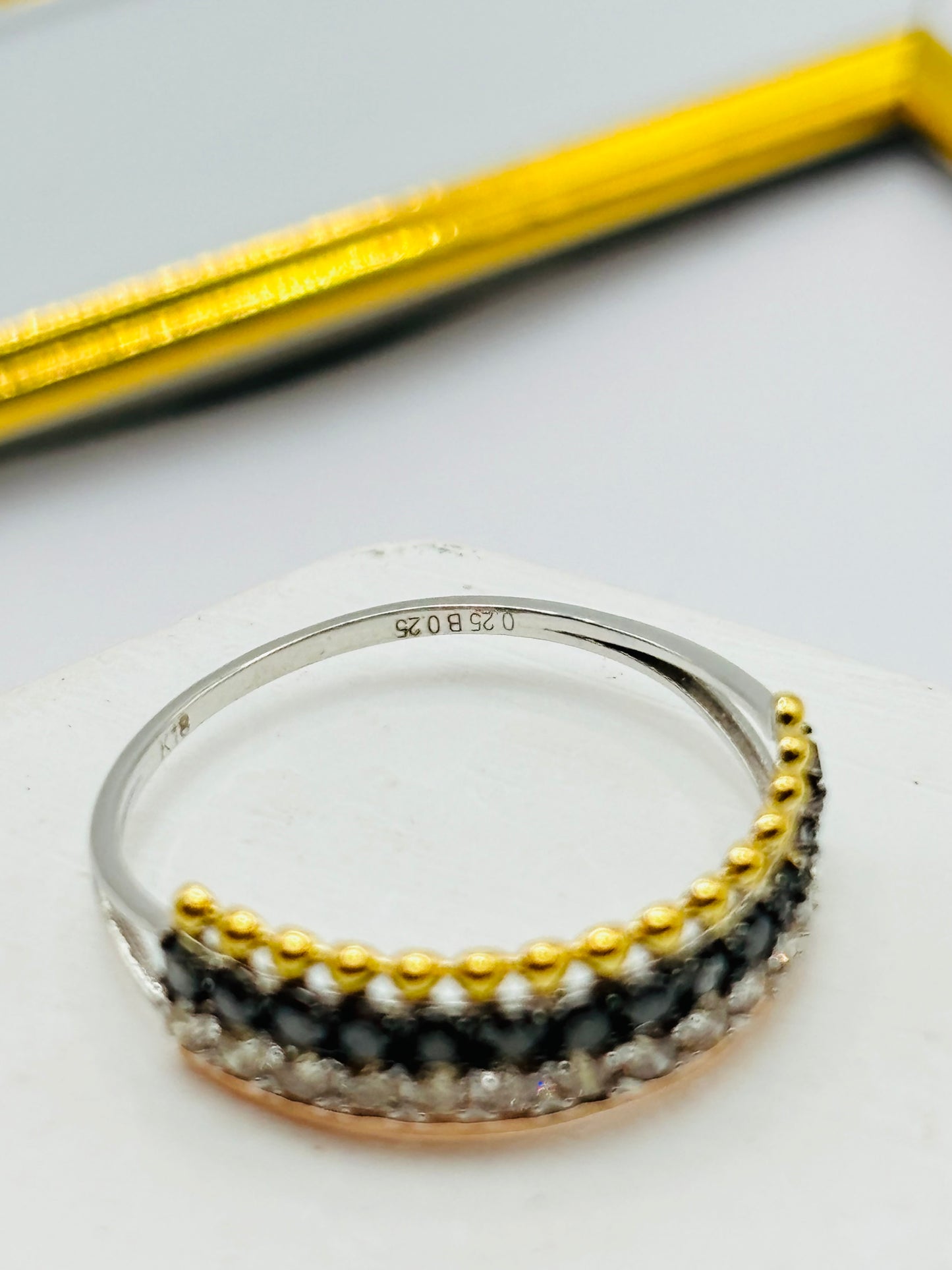 K18 Japan Gold Tri-Color with White/Black Natural Diamonds