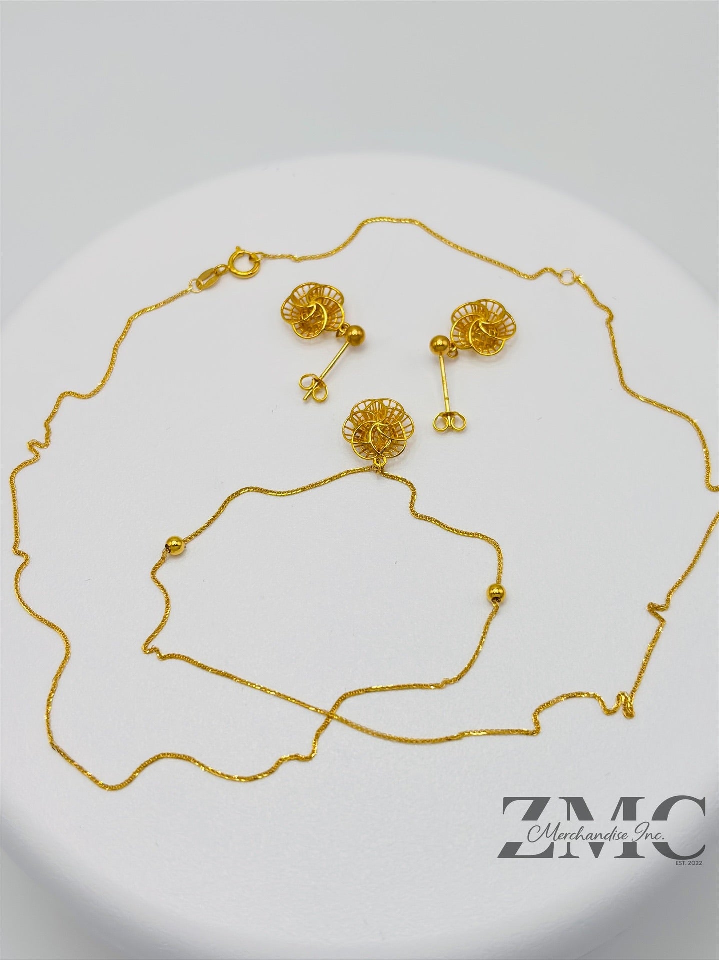 18K Gold Flower Earrings and Necklace Set