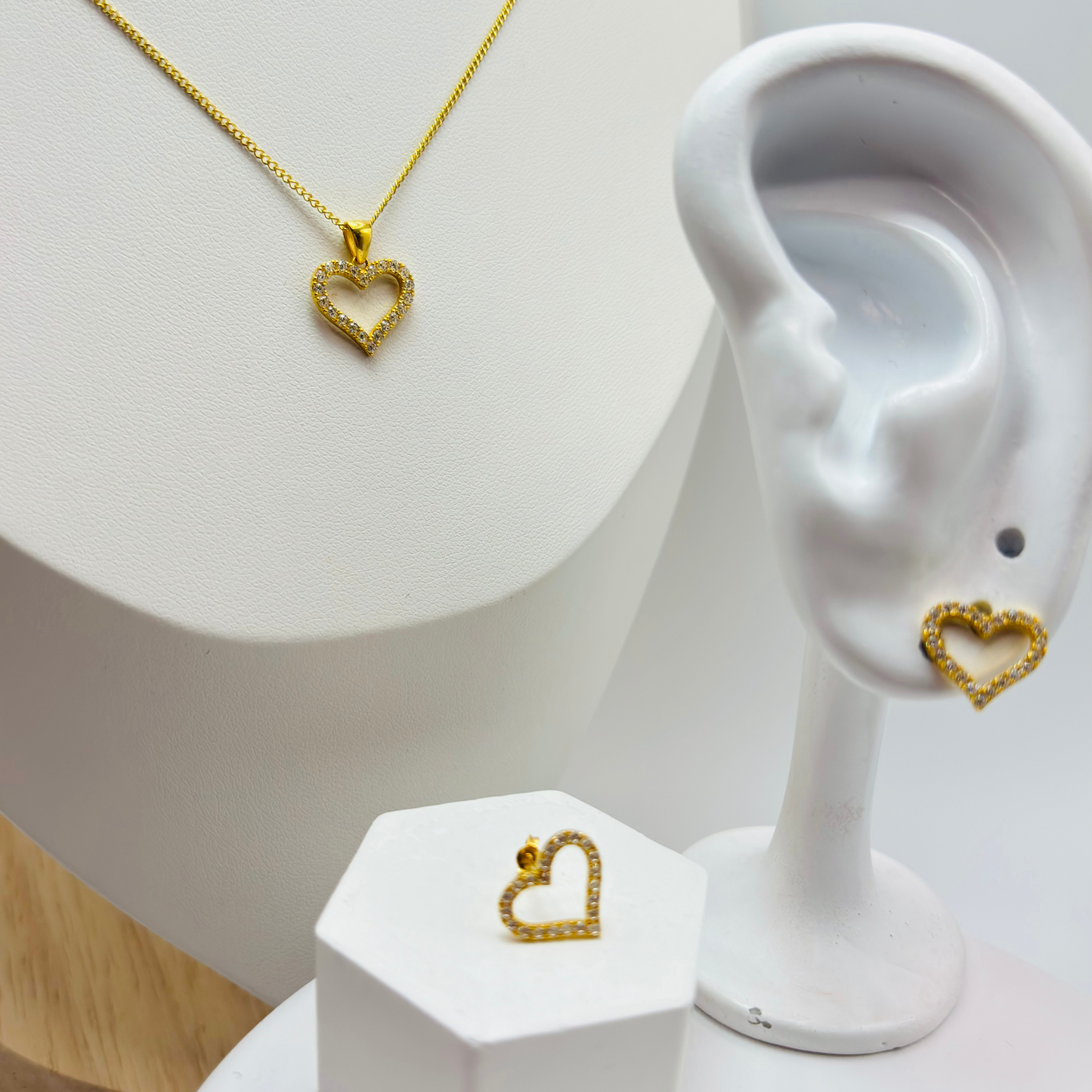 18K Gold Heart Necklace and Earrings Set