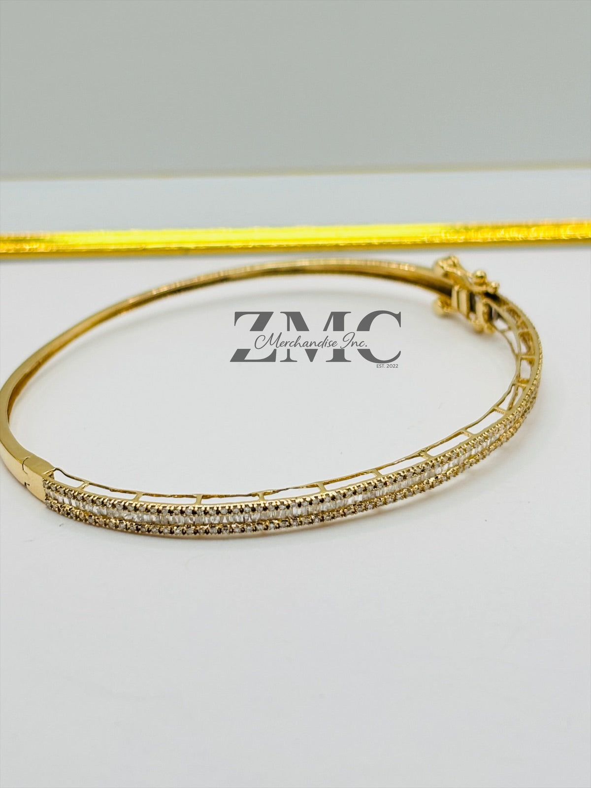 18K Gold Baguette Bangle  Natural Diamond 1.00 carat