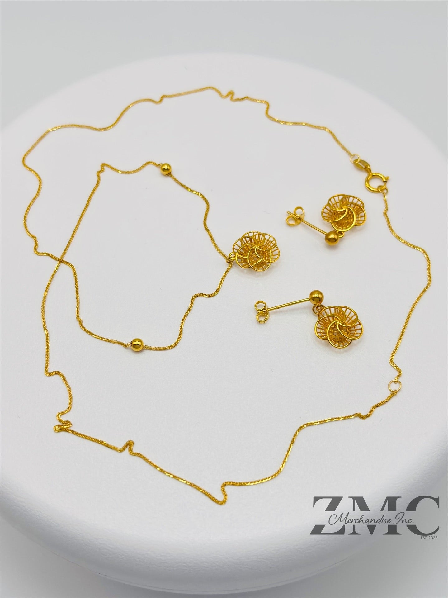 18K Gold Flower Earrings and Necklace Set