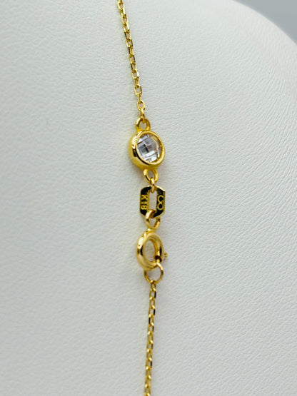 K18 Japan Gold V Necklace