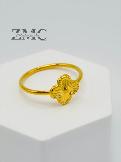 18K Gold Ring Clover 8.5 mm