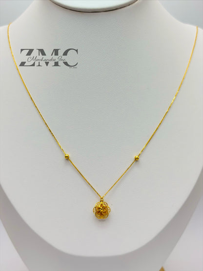 18K Gold Attached Flower Necklace