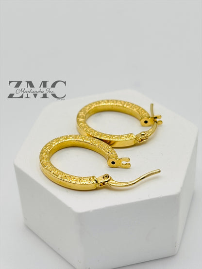18K Gold Oval Loop Earrings