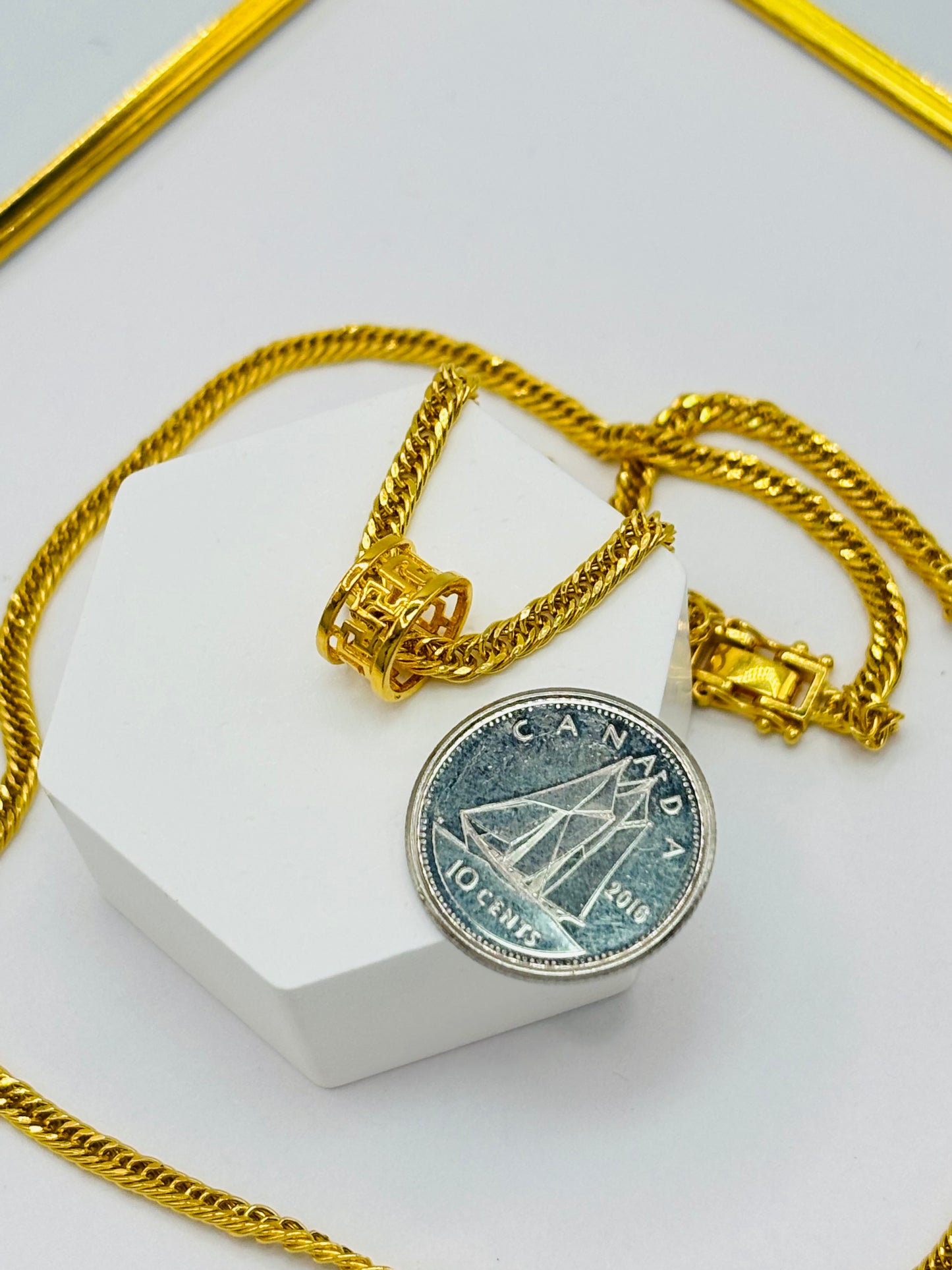 18K Gold Barrel Necklace