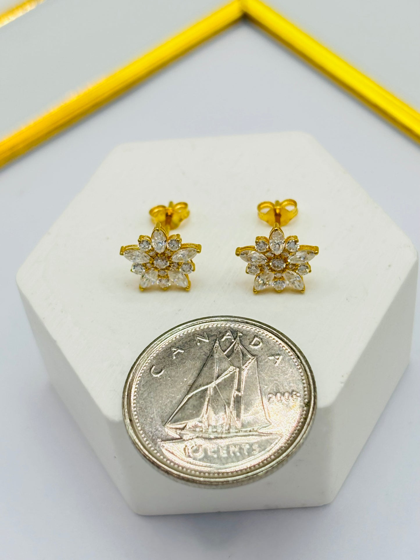 18K Gold Flower Moissanite Diamond Earrings