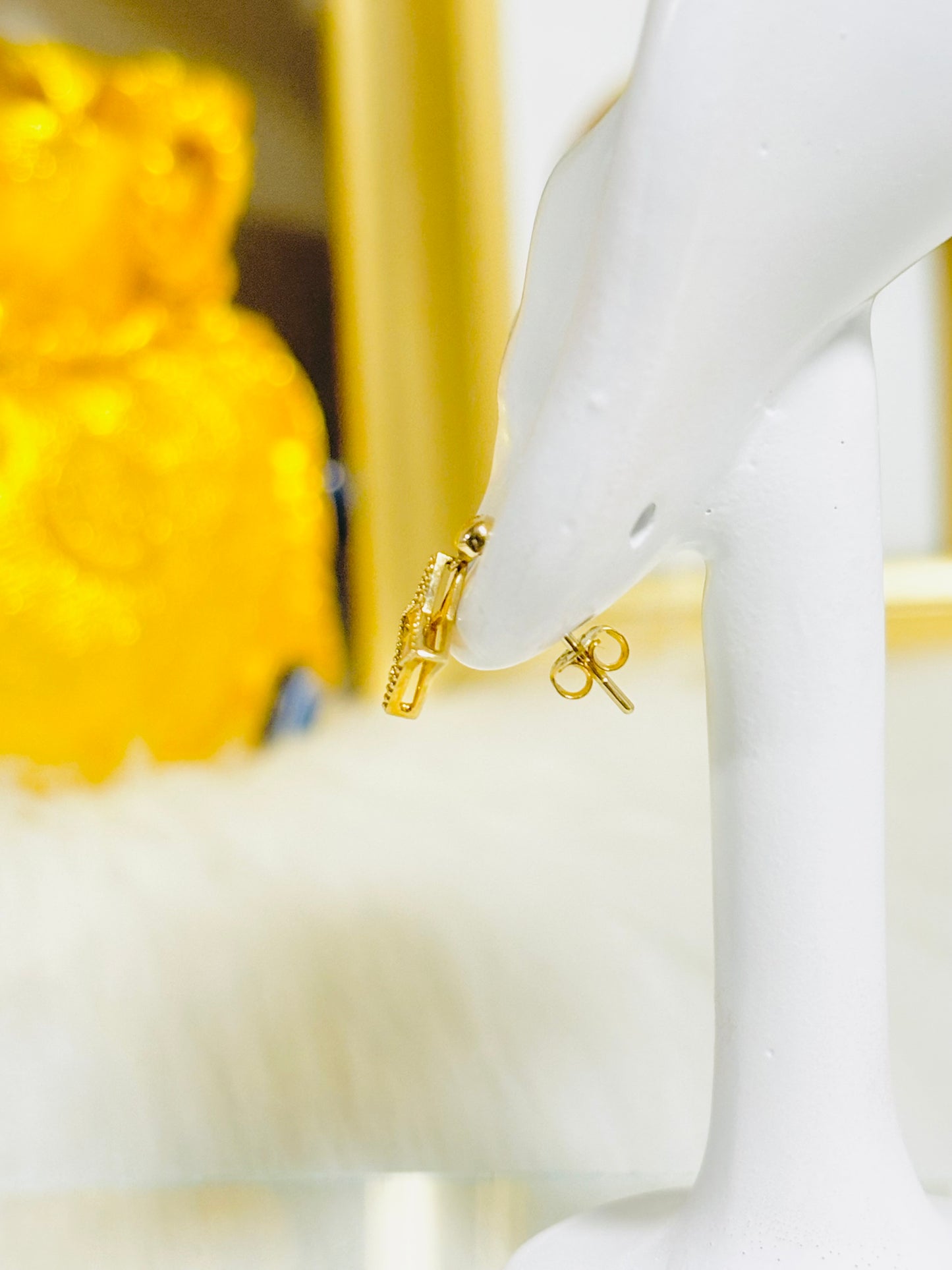 18K Gold Star Dangling Earrings