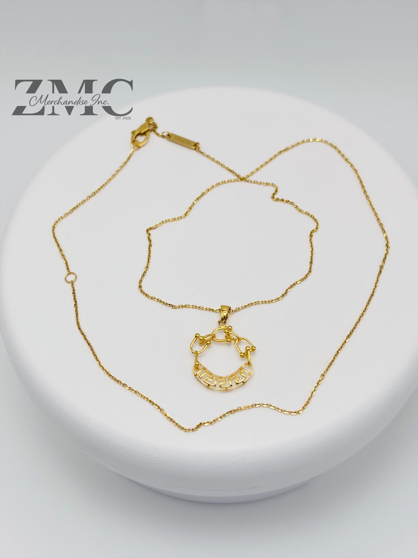18K Gold Circle Hardware Necklace