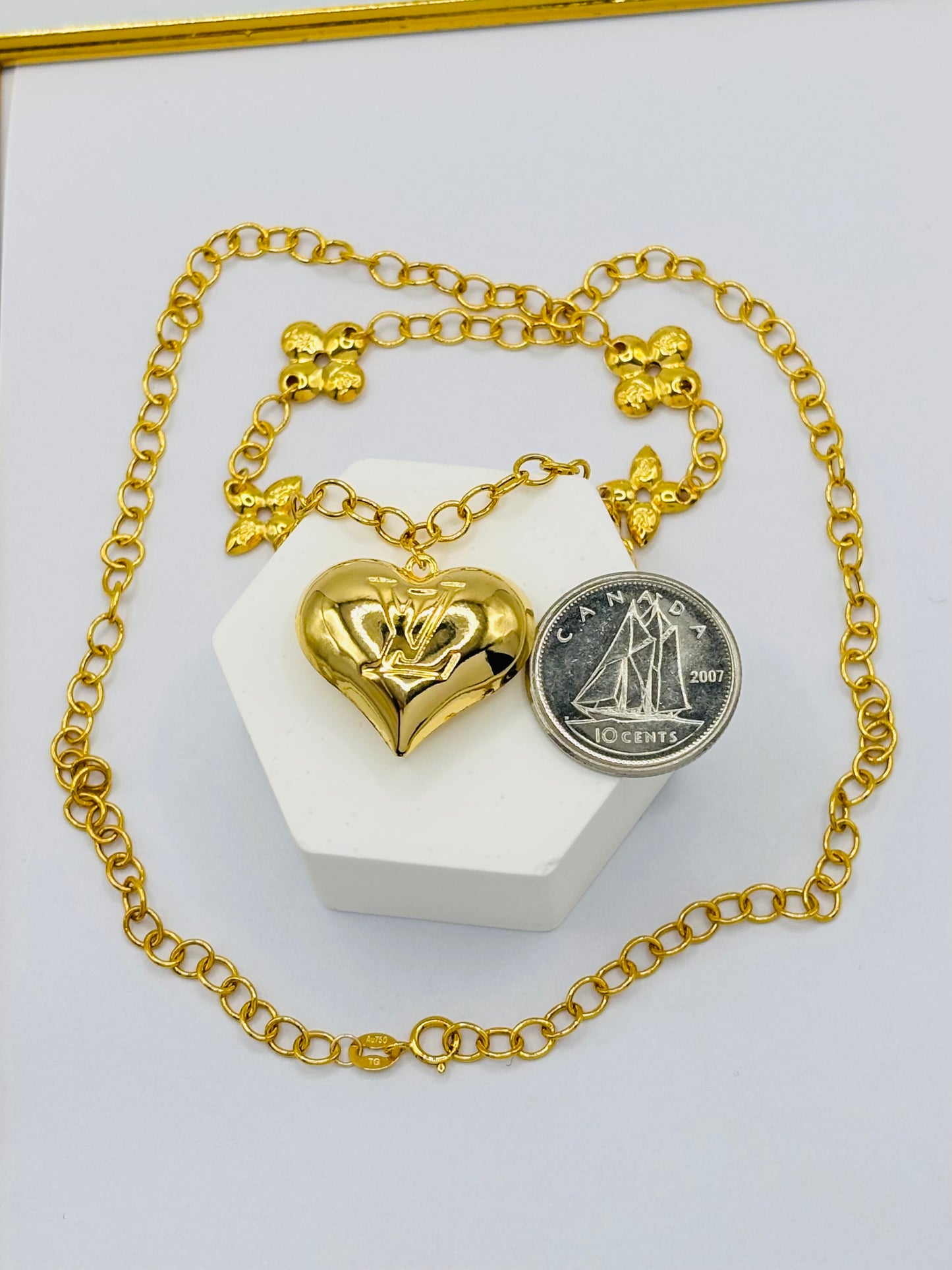 18K Gold Flower Attached Heart Necklace