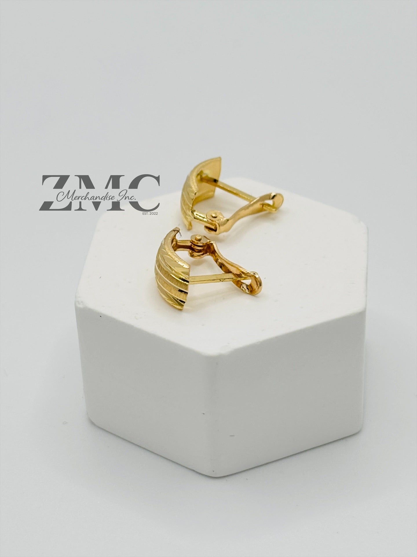 18K Gold Line Clip Type Earrings