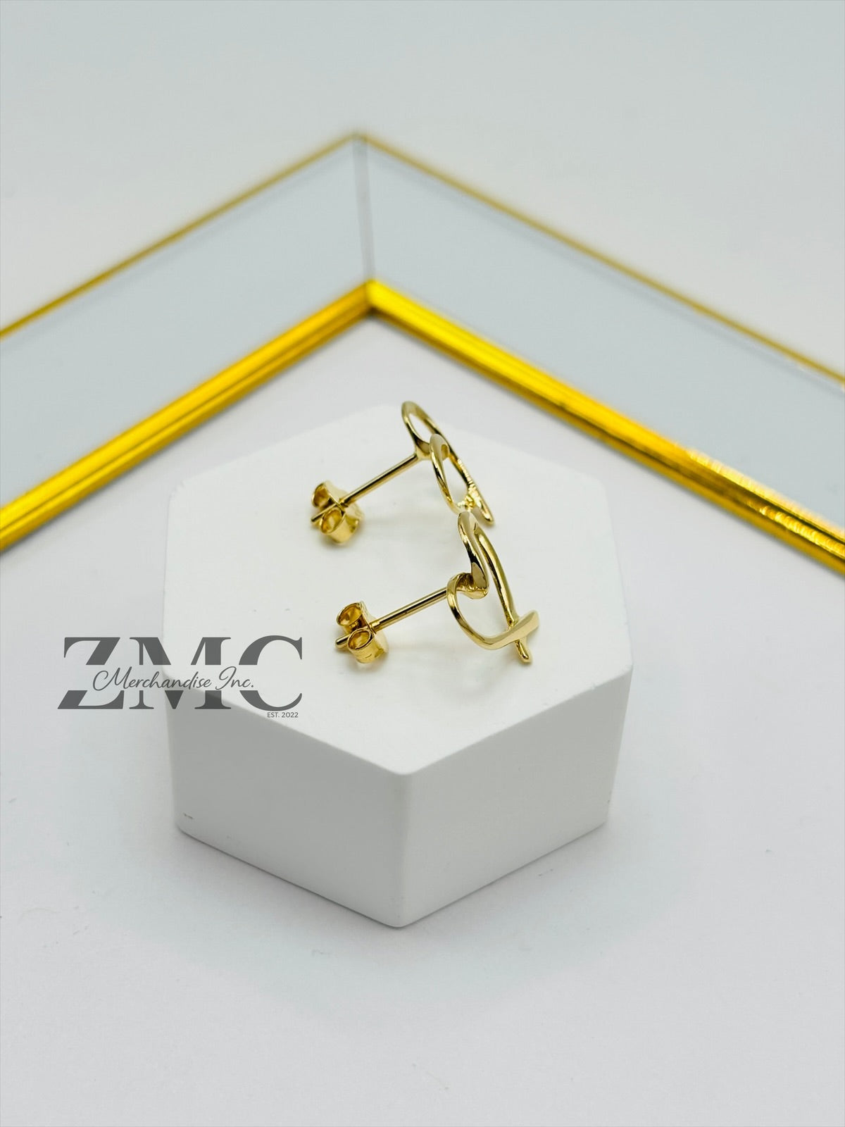 18K Gold Open Heart Earrings