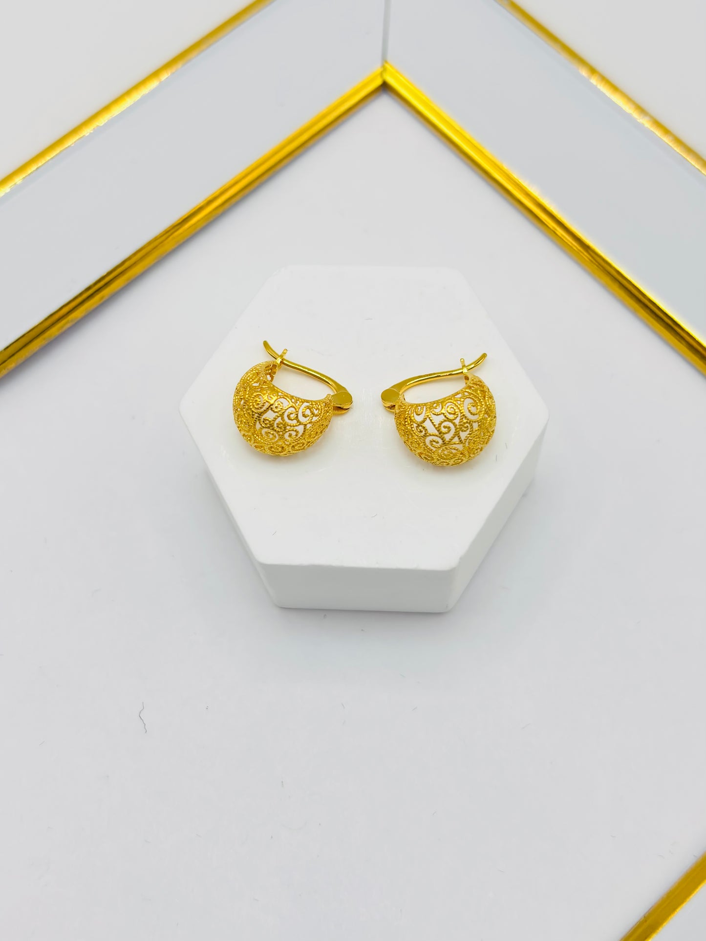 18K Gold Basket Huggies Loop Earrings