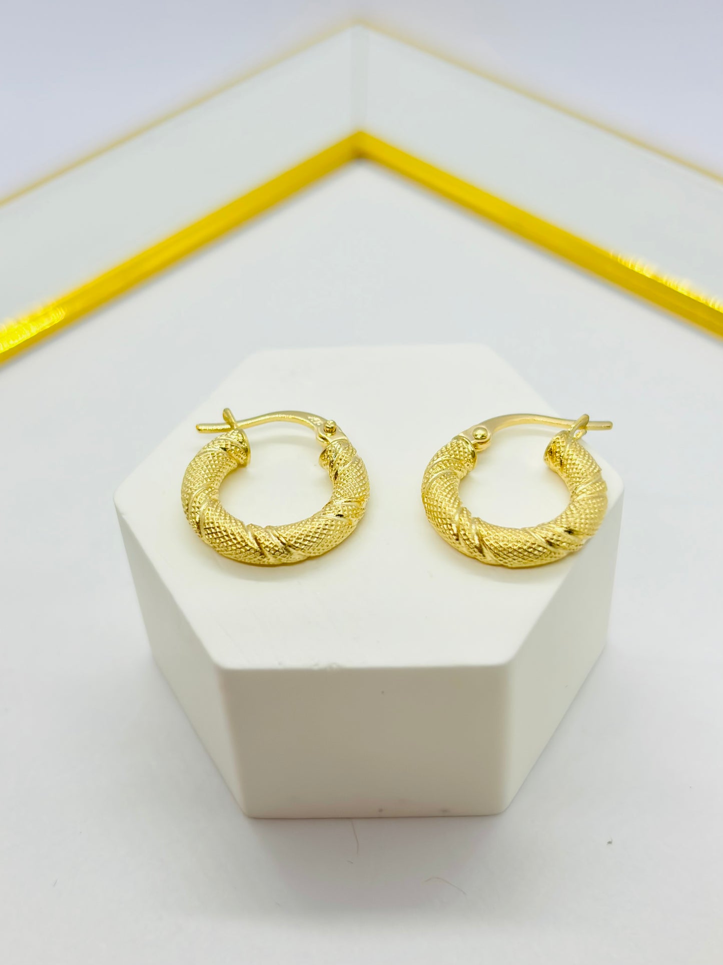 18K Gold Loop Earrings