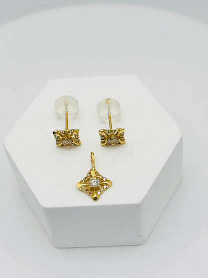 K18 Japan Gold Pendant and Earrings Natural Diamonds Set
