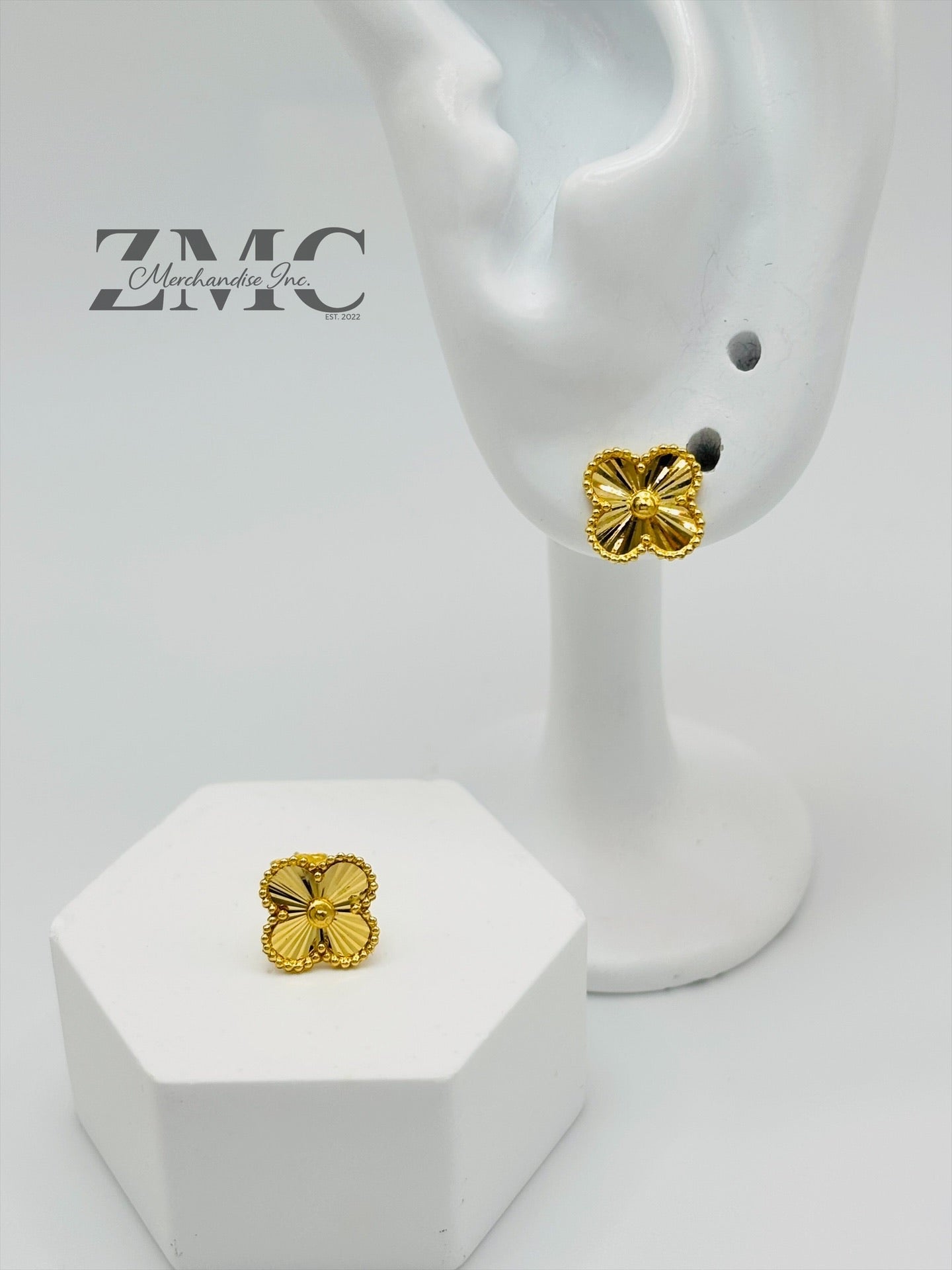 18K Gold Clover Earrings and Necklace Set