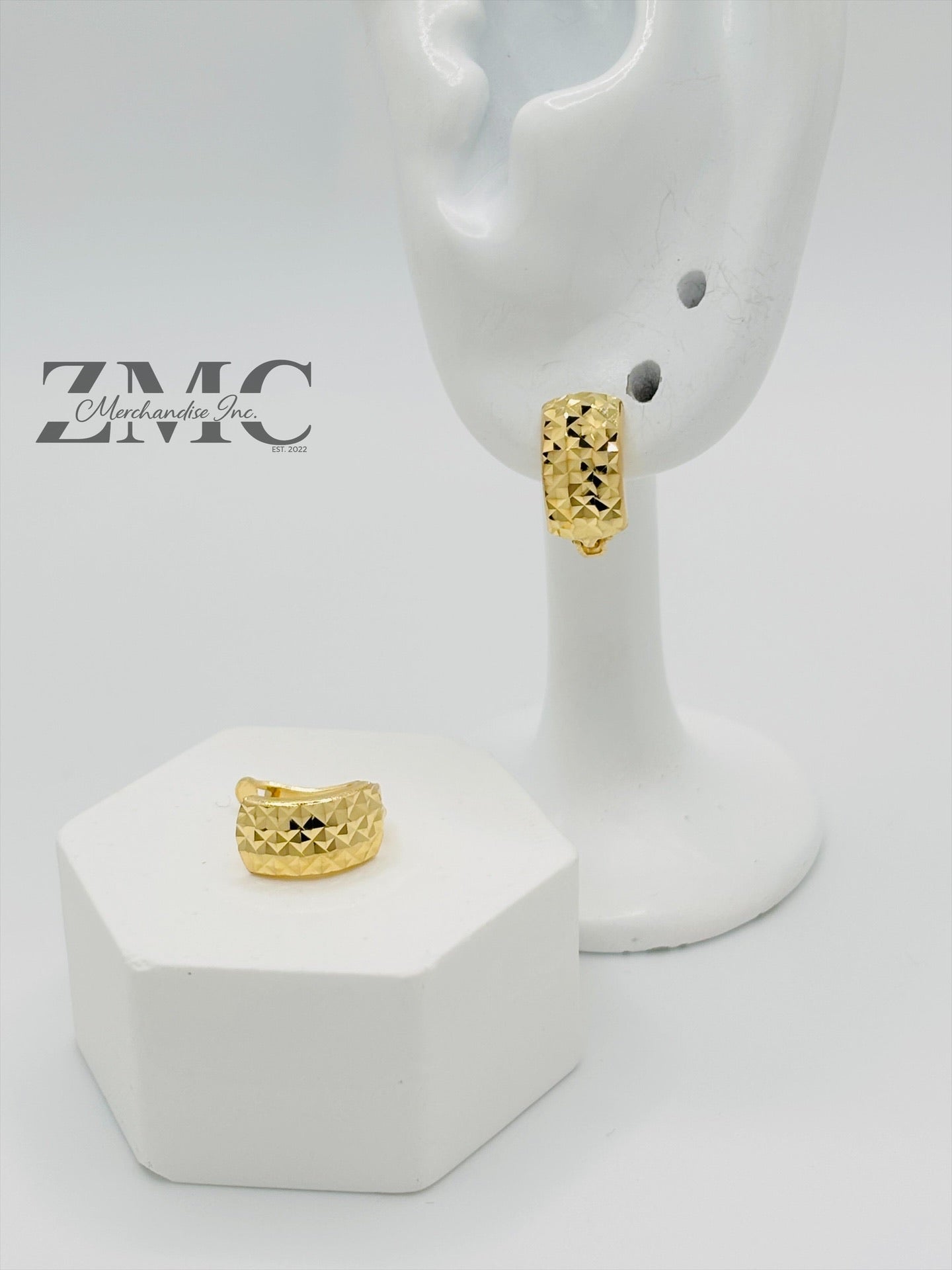 18K Gold Diamond Cut Clip Type Earrings
