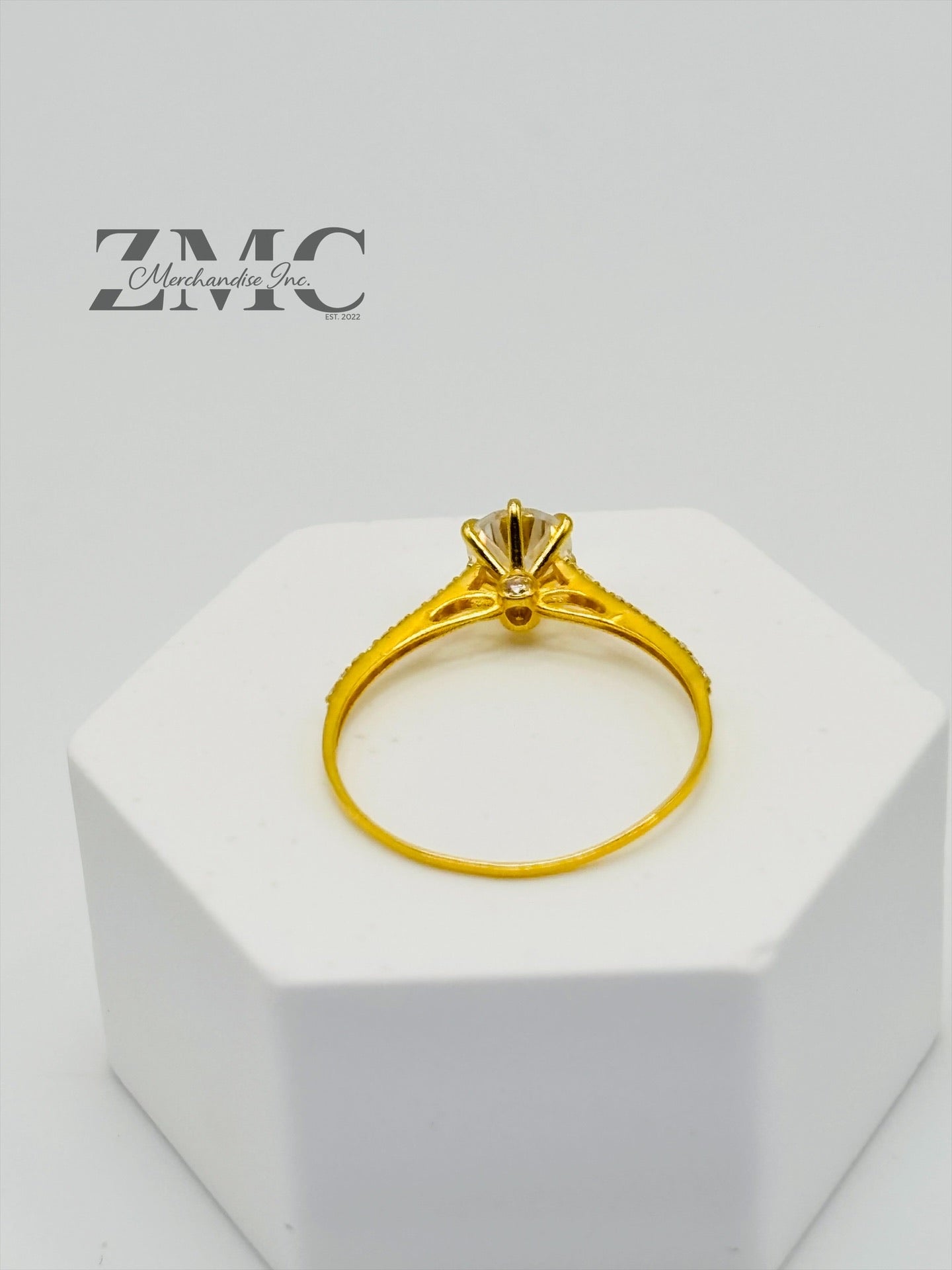 18K Gold Moissanite Diamond Round Ring