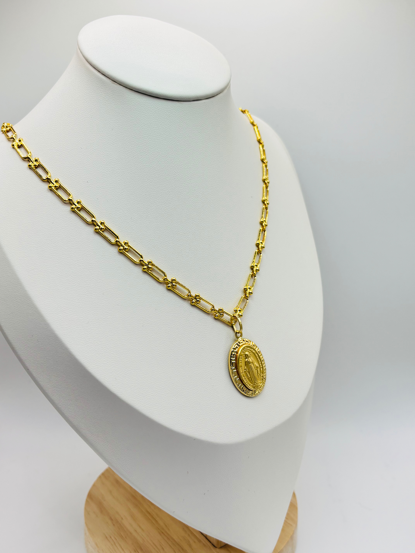 18K Gold Flat Hardware Necklace