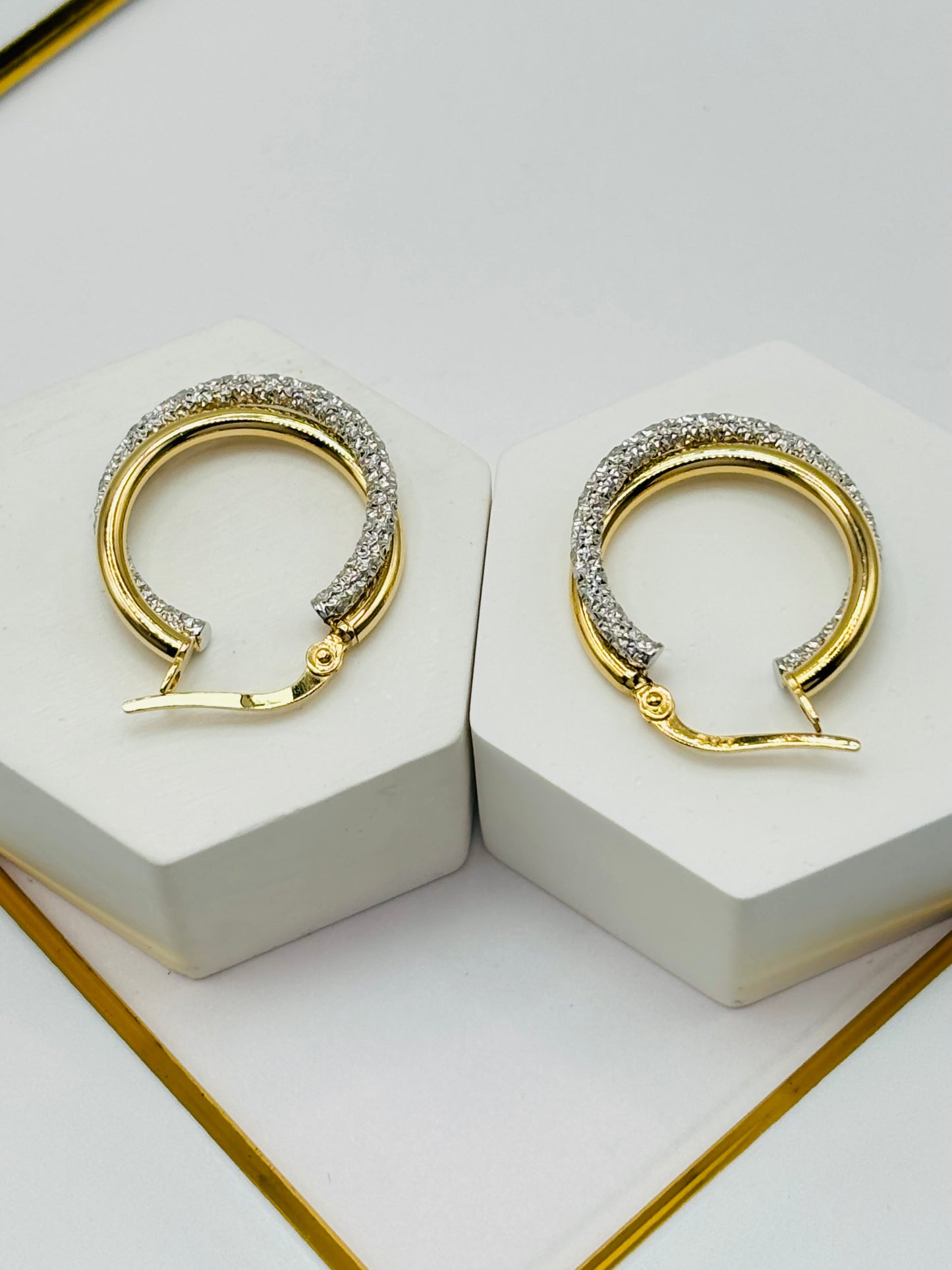 K18 Japan Gold Two-tone Loop Earrings