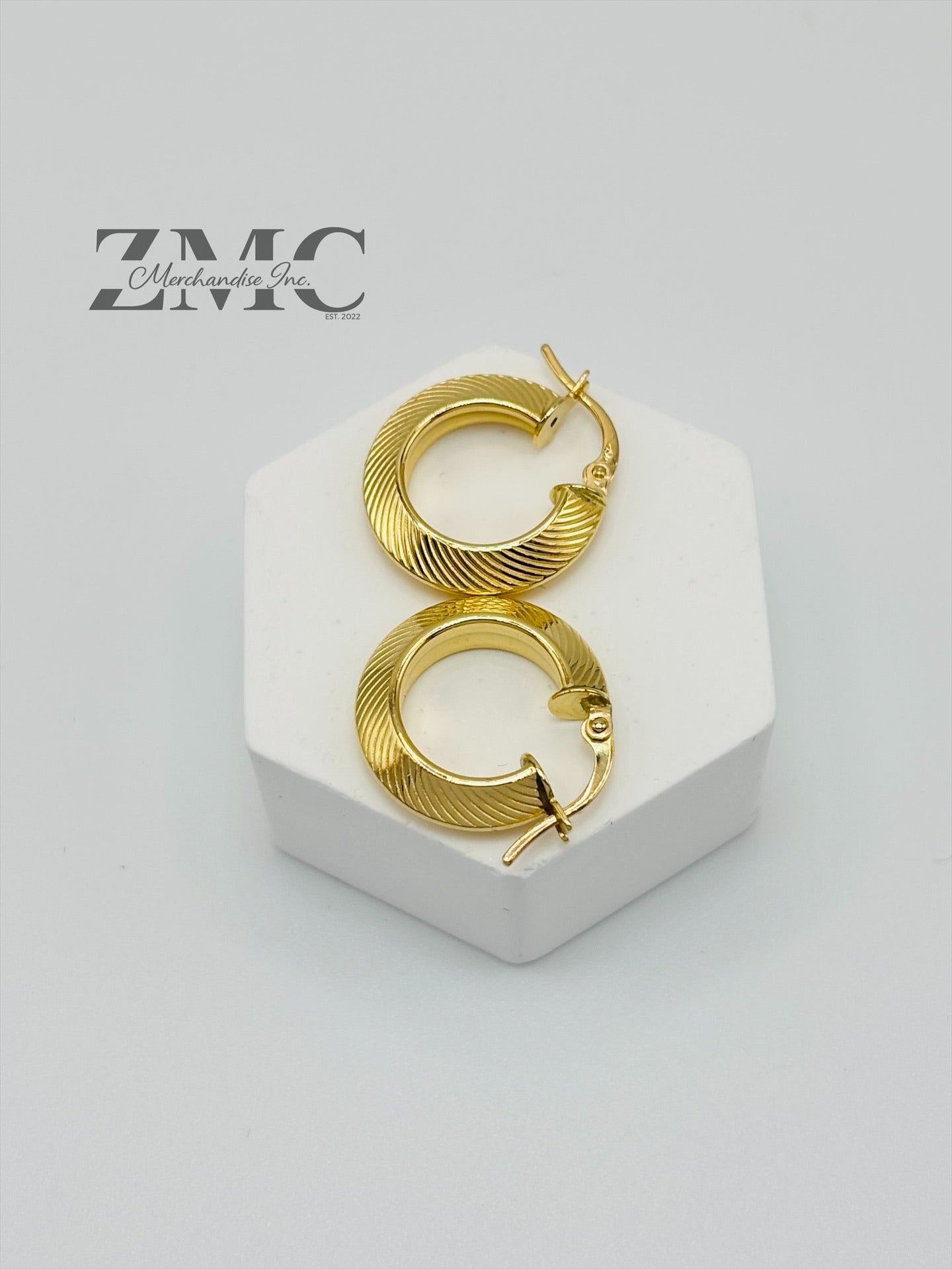 18K Gold Line Loop Earrings