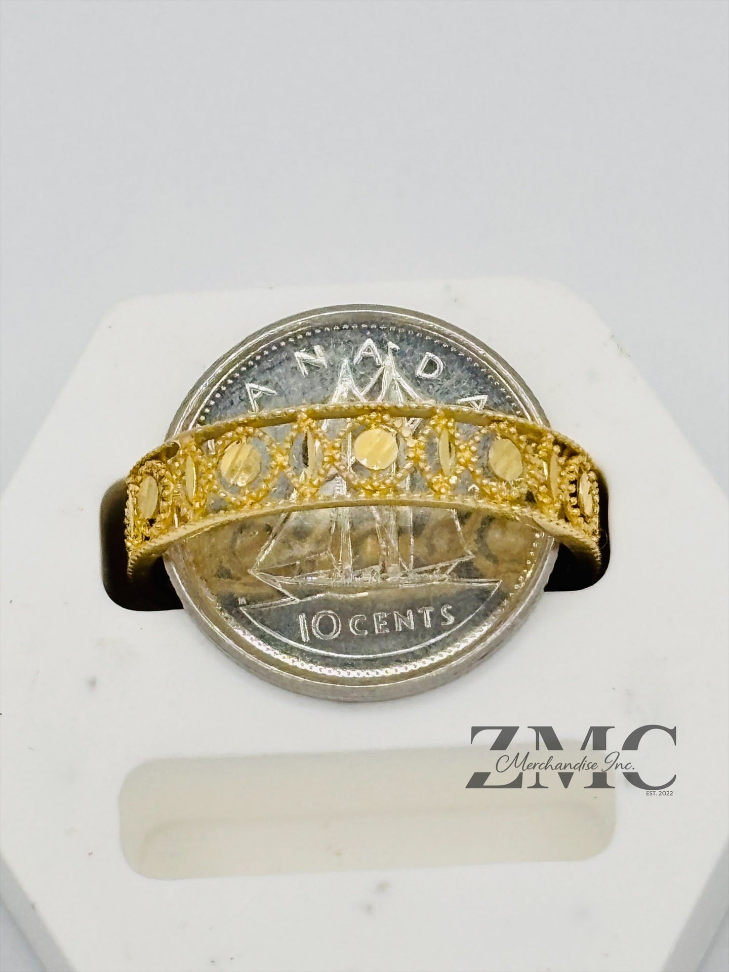 18K Gold Circle Ring