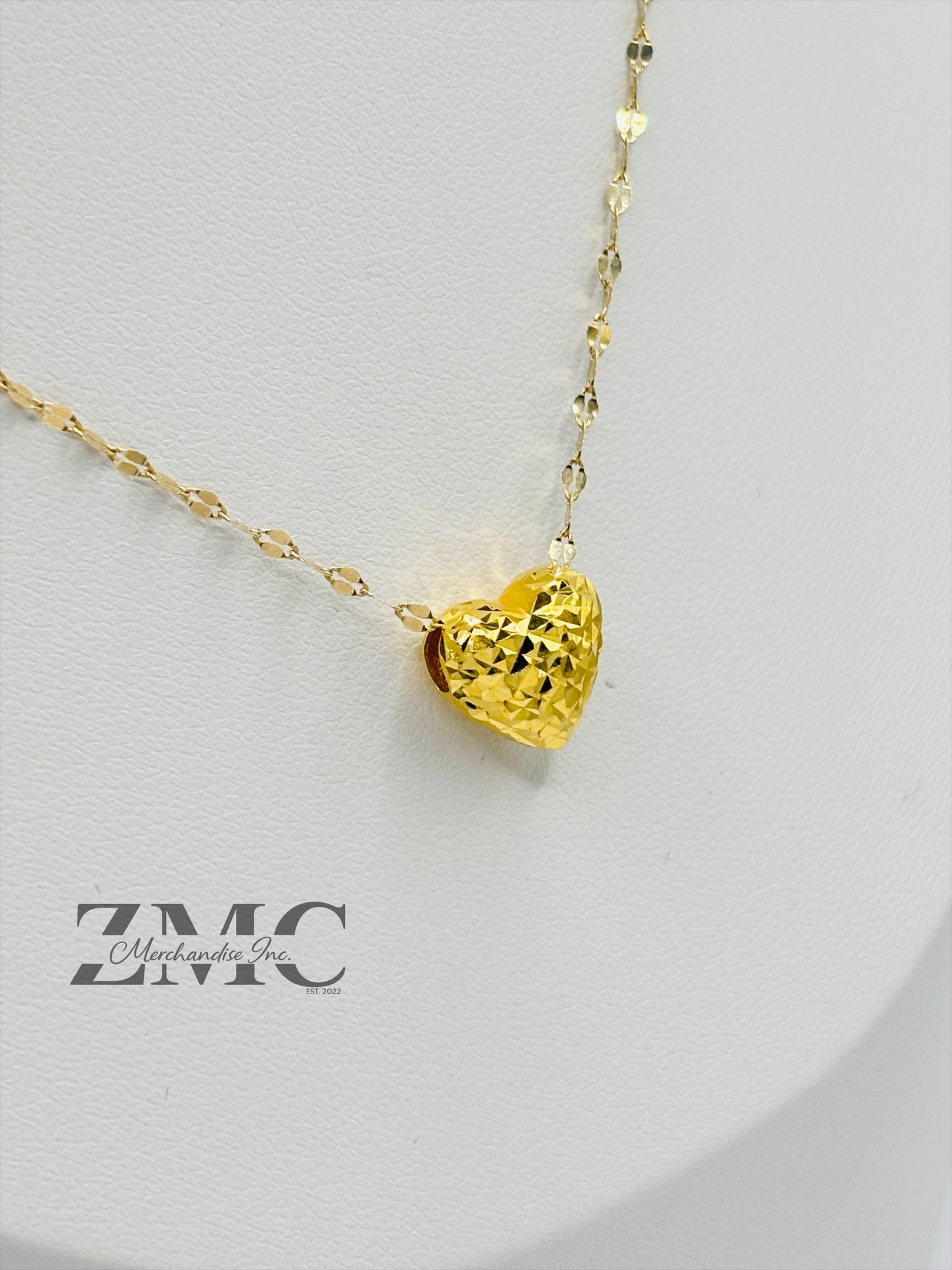 18K Gold Heart Dancing Necklace